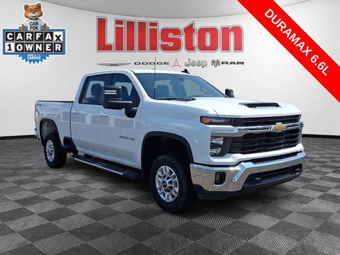 Used 2025 Chevrolet Silverado 2500 LT w/ Convenience Package AWD/4WD image 3
