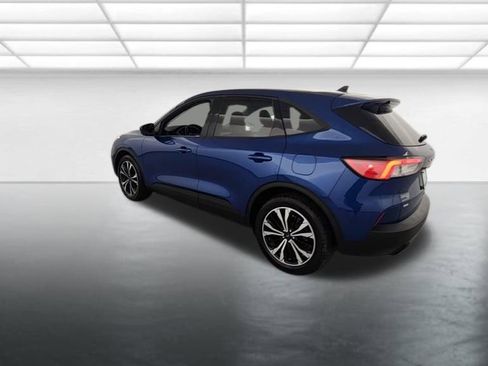 Used 2022 Ford Escape SE w/ SE Sport Appearance Package image 6