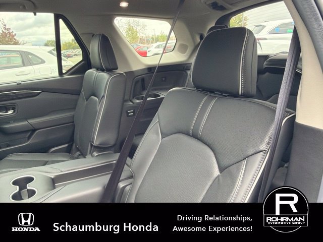 Used 2025 Honda Pilot Elite image 8