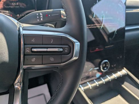Used 2025 GMC Terrain Elevation AWD/4WD image 16