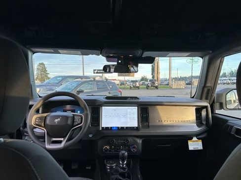 New 2025 Ford Bronco 4-Door image 24