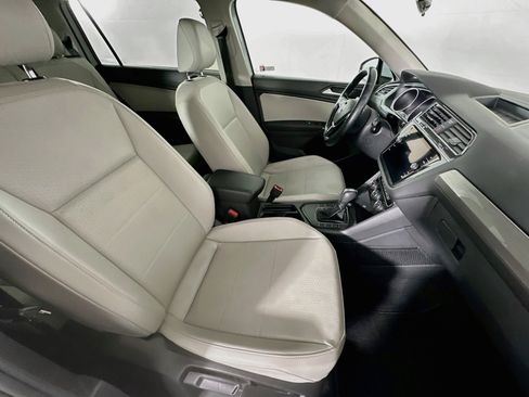 Used 2018 Volkswagen Tiguan SE FWD image 31