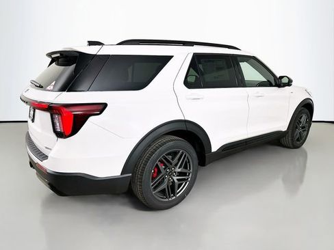 New 2026 Ford Explorer ST-Line w/ ST-Line Street Pack image 7