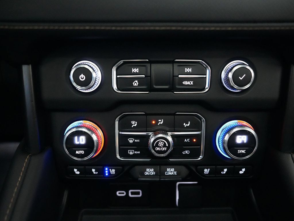 Used 2023 GMC Yukon AT4 AWD/4WD image 20