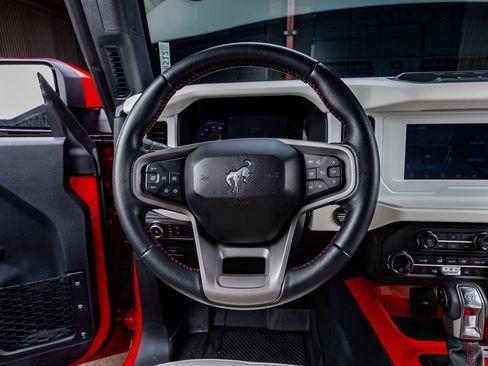 Used 2023 Ford Bronco Heritage Edition image 18