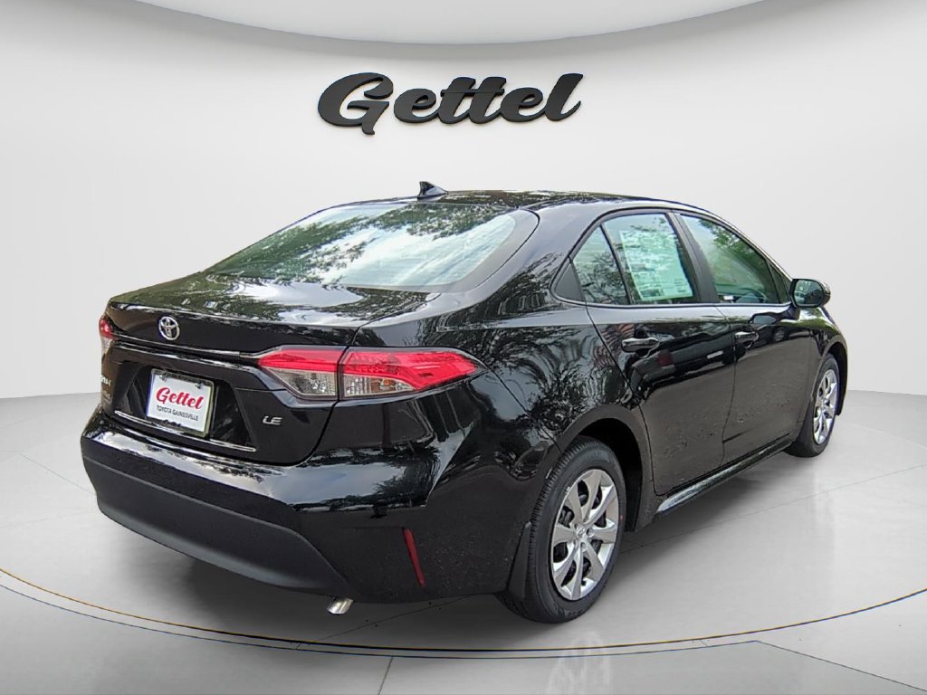 Used 2026 Toyota Corolla LE FWD image 5