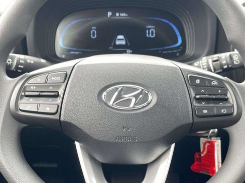 Used 2026 Hyundai Venue SE FWD image 18