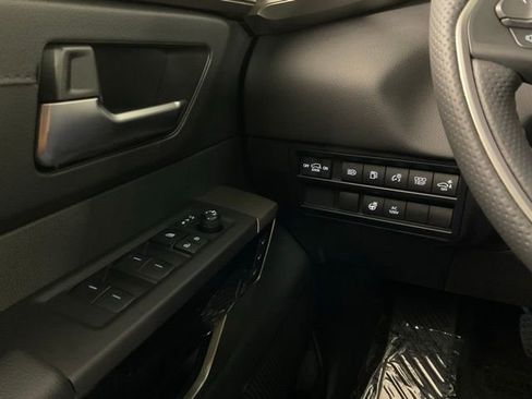 Used 2025 Toyota Sequoia Platinum image 20