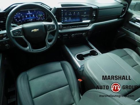 Used 2024 Chevrolet Silverado 2500 LTZ w/ LTZ Convenience Package image 9