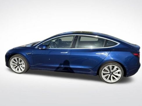 Used 2019 Tesla Model 3 Mid Range RWD image 3