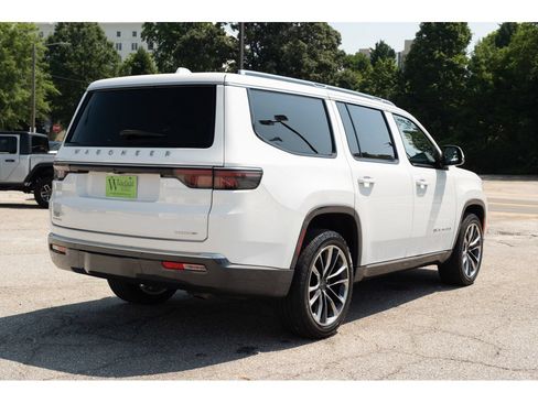Used 2022 Jeep Wagoneer Series III w/ Premium Group I AWD/4WD image 8