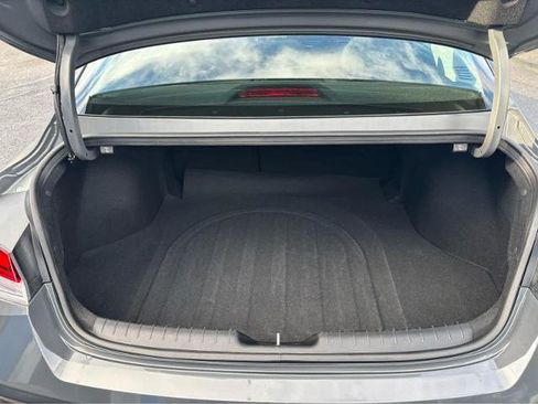 Used 2025 Hyundai Elantra SEL FWD image 8