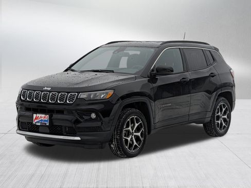 Used 2025 Jeep Compass Limited image 3