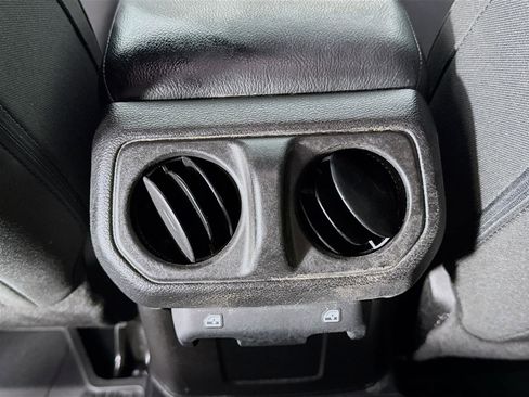 Used 2021 Jeep Gladiator Willys image 24