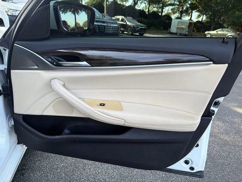 Used 2018 BMW 530i RWD image 14
