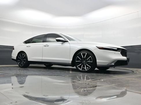 Used 2024 Honda Accord Touring image 27