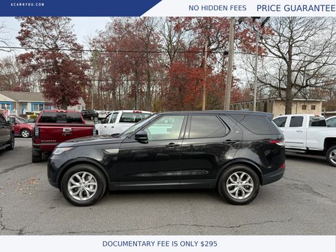 Used 2019 Land Rover Discovery SE image 3