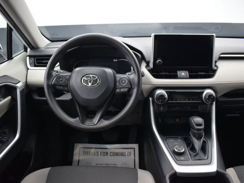 Used 2025 Toyota RAV4 XLE image 14