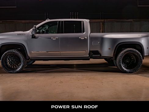 Used 2025 Chevrolet Silverado 3500 High Country w/ High Country Premium Package AWD/4WD image 6