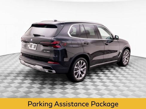 Used 2024 BMW X5 xDrive40i w/ Premium Package AWD/4WD image 4