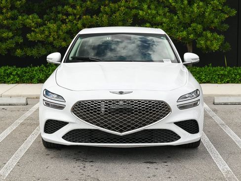 Used 2025 Genesis G70 2.5T image 2