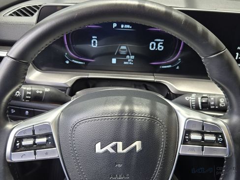 Certified 2024 Kia Telluride S FWD image 29