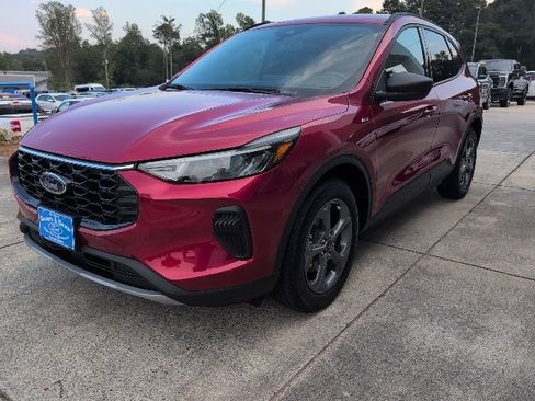 Used 2025 Ford Escape ST-Line w/ Equipment Group 301A image 3