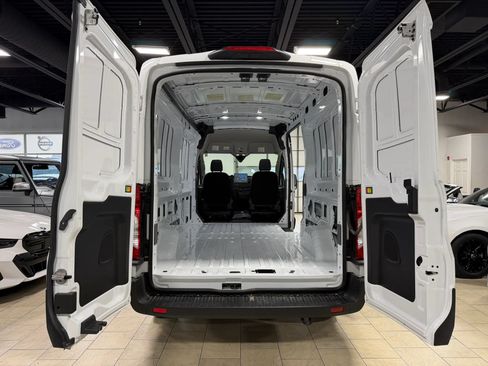 Used 2023 Ford E-Transit Medium Roof RWD image 23