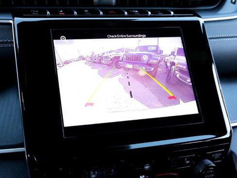 New 2025 Jeep Grand Cherokee L Laredo image 14