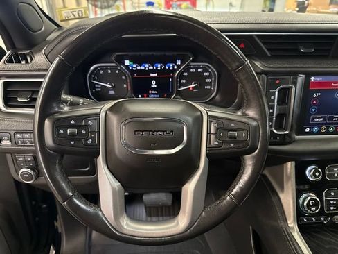 Used 2021 GMC Yukon XL Denali w/ Denali Premium Package AWD/4WD image 13