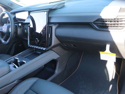 New 2026 GMC Acadia AT4 w/ Luxury Package image 36