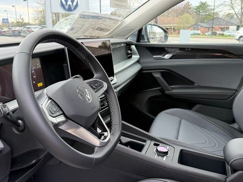 New 2026 Volkswagen Tiguan SE AWD/4WD image 26