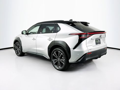 Used 2024 Toyota bZ4X Limited image 5