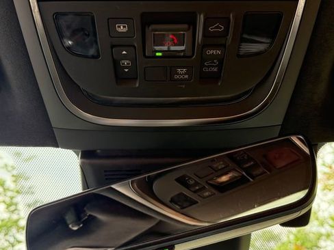 Certified 2024 Lexus LS 500 AWD image 27