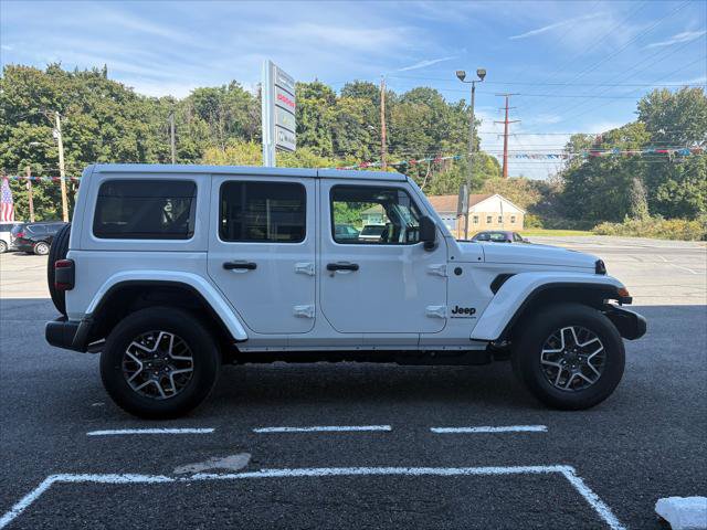Certified 2026 Jeep Wrangler Unlimited Sahara AWD/4WD image 6