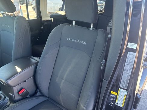 Used 2022 Jeep Wrangler Unlimited Sahara w/ LED Lighting Group image 14