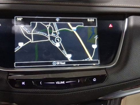 Used 2018 Cadillac XT5 Luxury w/ Driver Awareness Package image 11