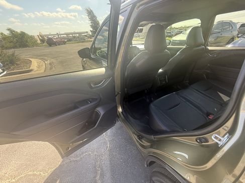 Used 2025 Subaru Forester Limited image 12