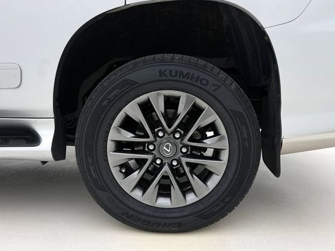 Used 2019 Lexus GX 460 Luxury w/ Sport Design Package image 28