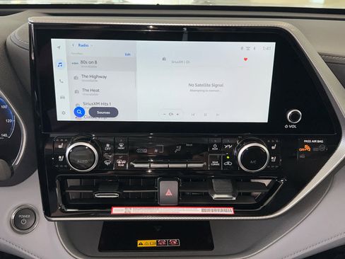 New 2026 Toyota Highlander Platinum image 30