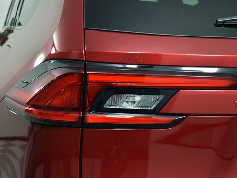 Used 2025 Toyota Grand Highlander AWD Hybrid image 26