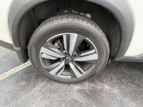 Used 2023 Nissan Rogue SL FWD image 29