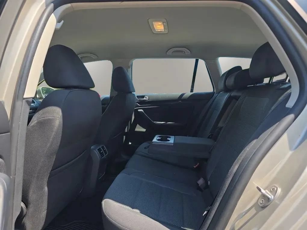 Used 2013 Volkswagen Jetta SE FWD image 33