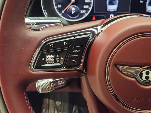 Certified 2023 Bentley Flying Spur V8 AWD/4WD image 33