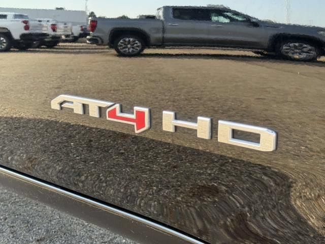 Used 2024 GMC Sierra 2500 AT4 AWD/4WD image 8