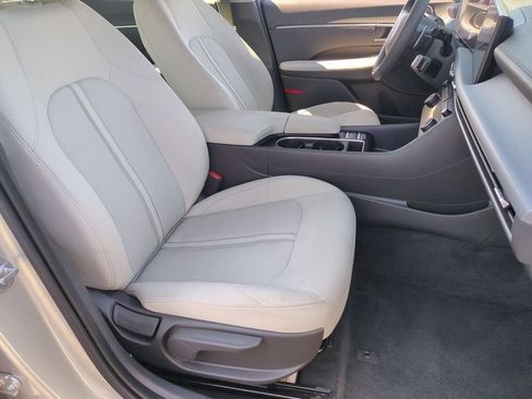 Used 2025 Hyundai Sonata SEL FWD image 31