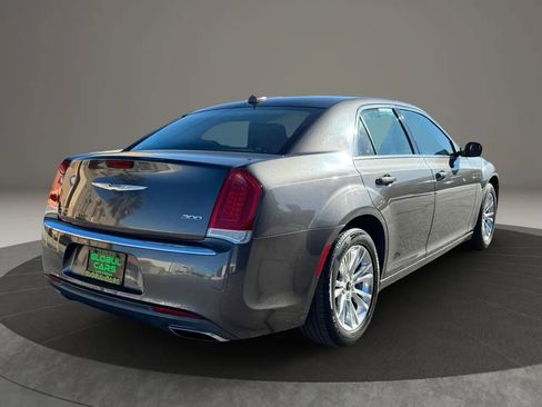 Used 2017 Chrysler 300 Limited image 5