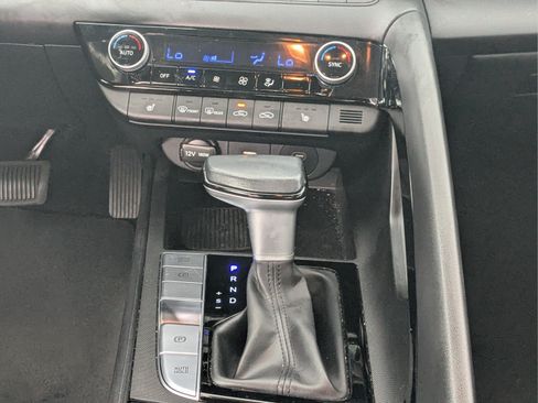 Used 2024 Hyundai Elantra SEL w/ Convenience Package FWD image 14