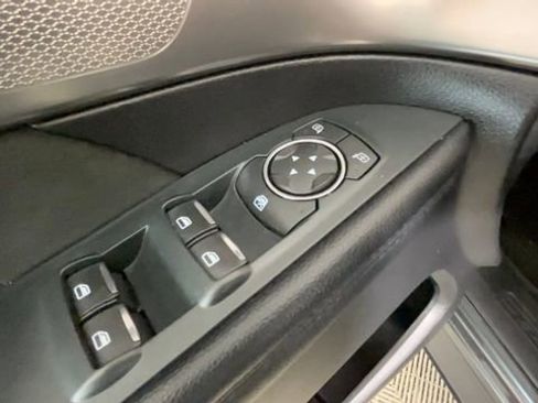 Used 2018 Ford Explorer XLT w/ Equipment Group 202A AWD/4WD image 20