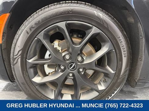 Used 2025 Chrysler Pacifica Limited FWD image 23